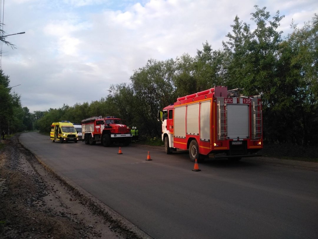 Пожарно-спасательные подразделения приняли участие в ликвидации последствий ДТП в Няндомском МО Архангельской области.